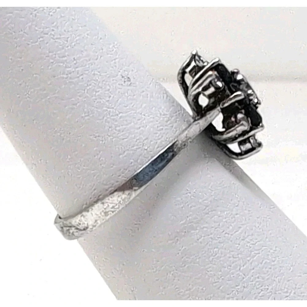 Vtg 925 Sterling Silver Blue Stone Flower Cluster Ring Clear Center Stone Size 8